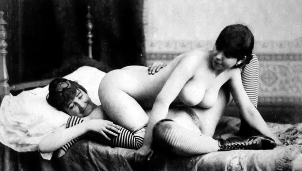 Pornographie nue rétro nue