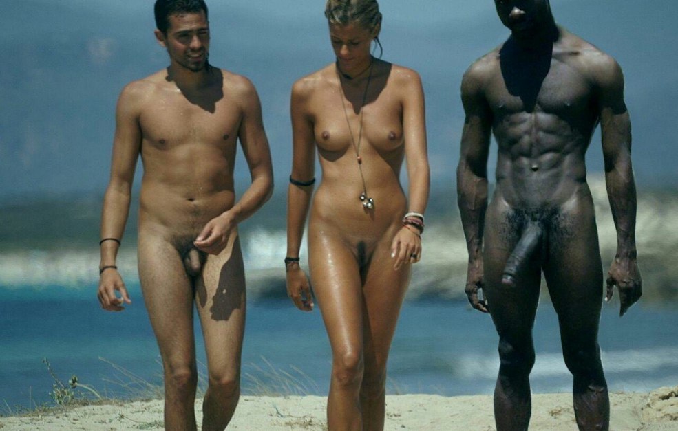 Femmes nues sur la plage Minute