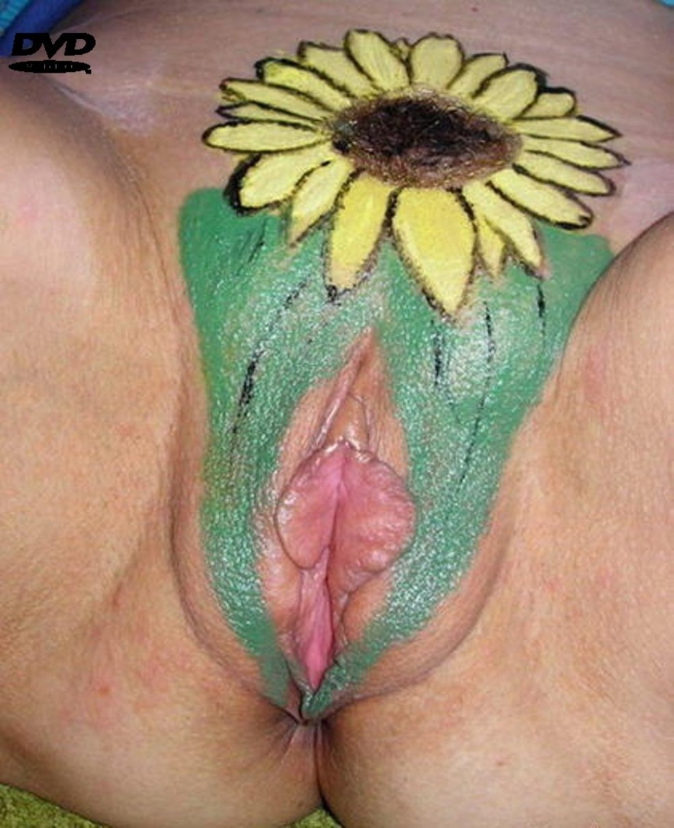 Art corporel sous la taille sans culotte