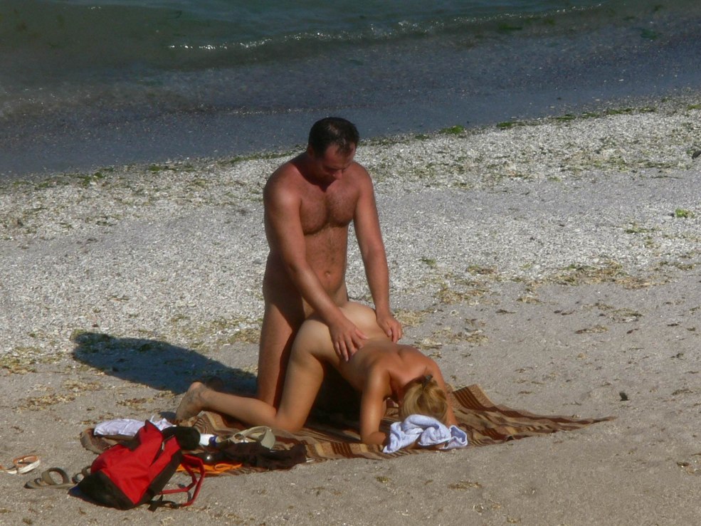 Gangbang amateur sur la plage