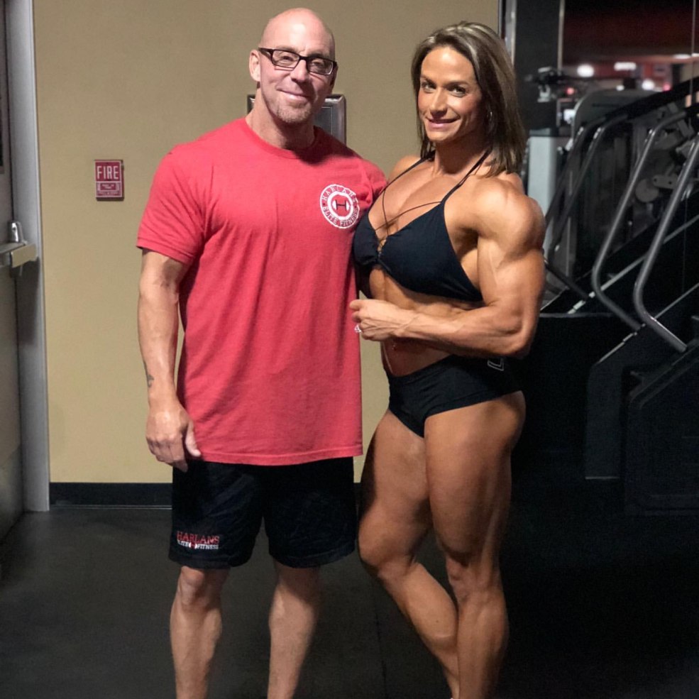 Andrea montre la musculation