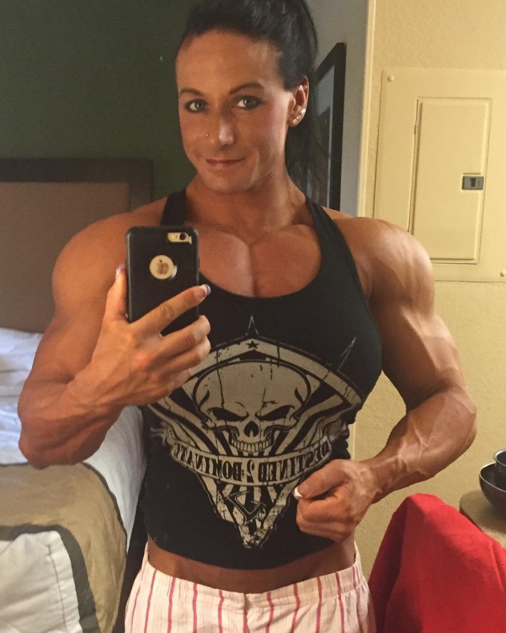 Bodybuilder dans la robe