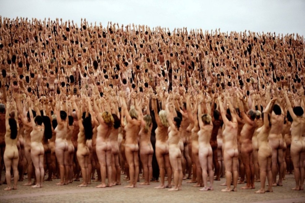 Beaucoup de belles filles nues
