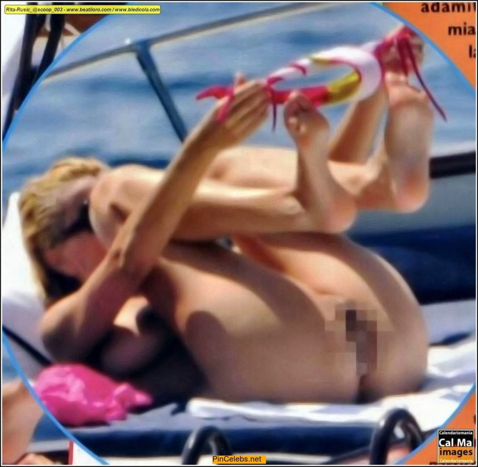 Les célébrités nues sont espionnées