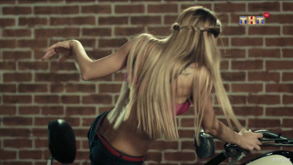 Anna Khilkevich à l'Université des sous-vêtements