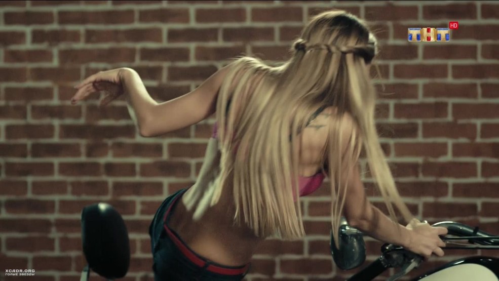 Anna Khilkevich Maxim 2011