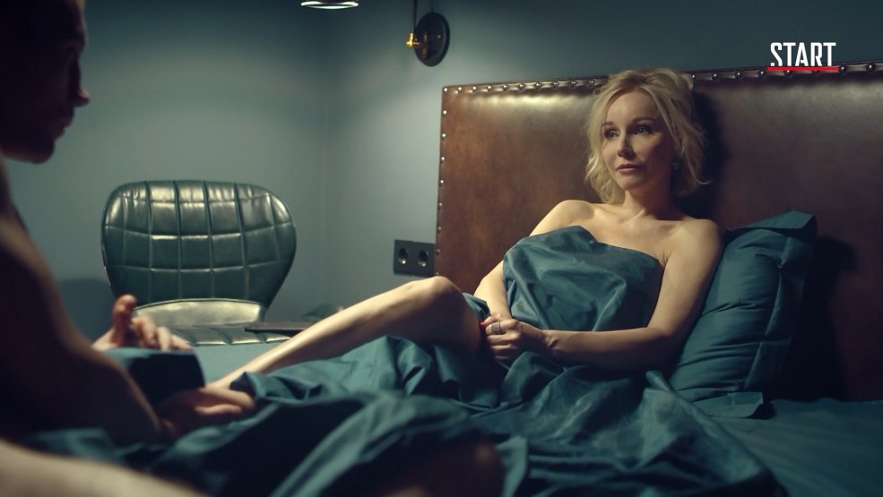 Marina tend la dame chatterley nue