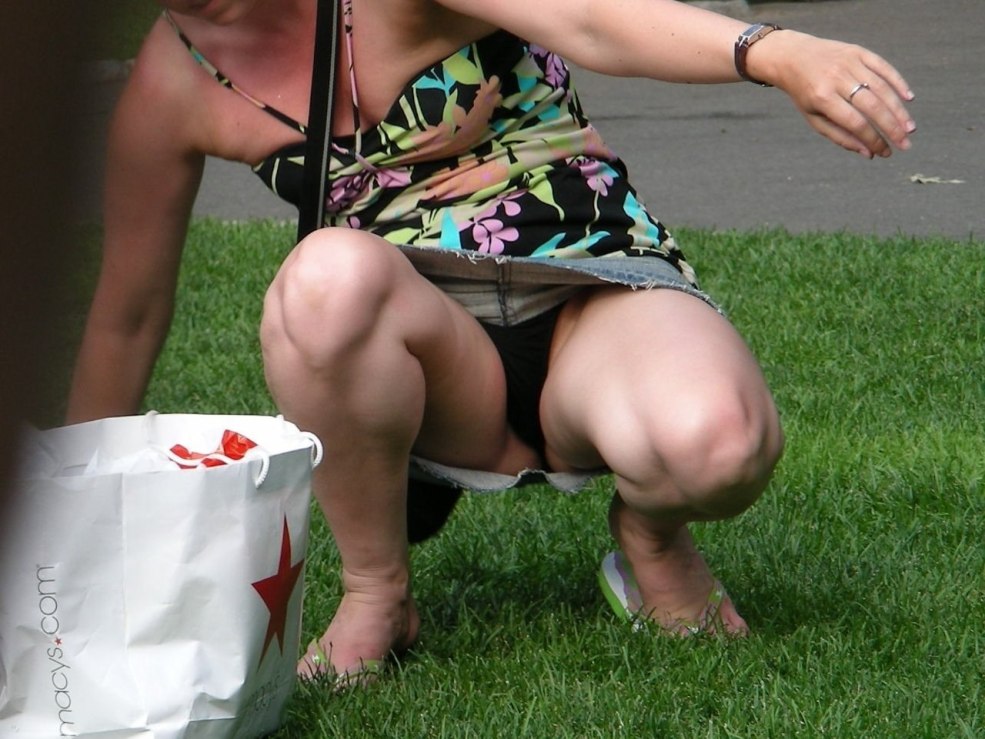 Femmes adultes sans culotte