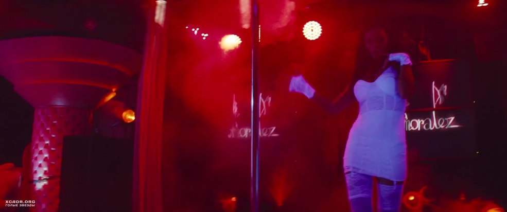 Yana Koshkin dans l'arrestation à domicile de la série