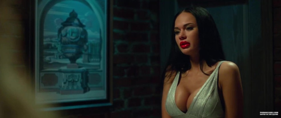 Robe à gramophone doré Yana Koshkina