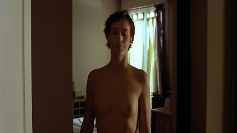 Cecil Breshia est complètement nu