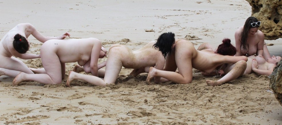 Masturbation sur la plage de nudium