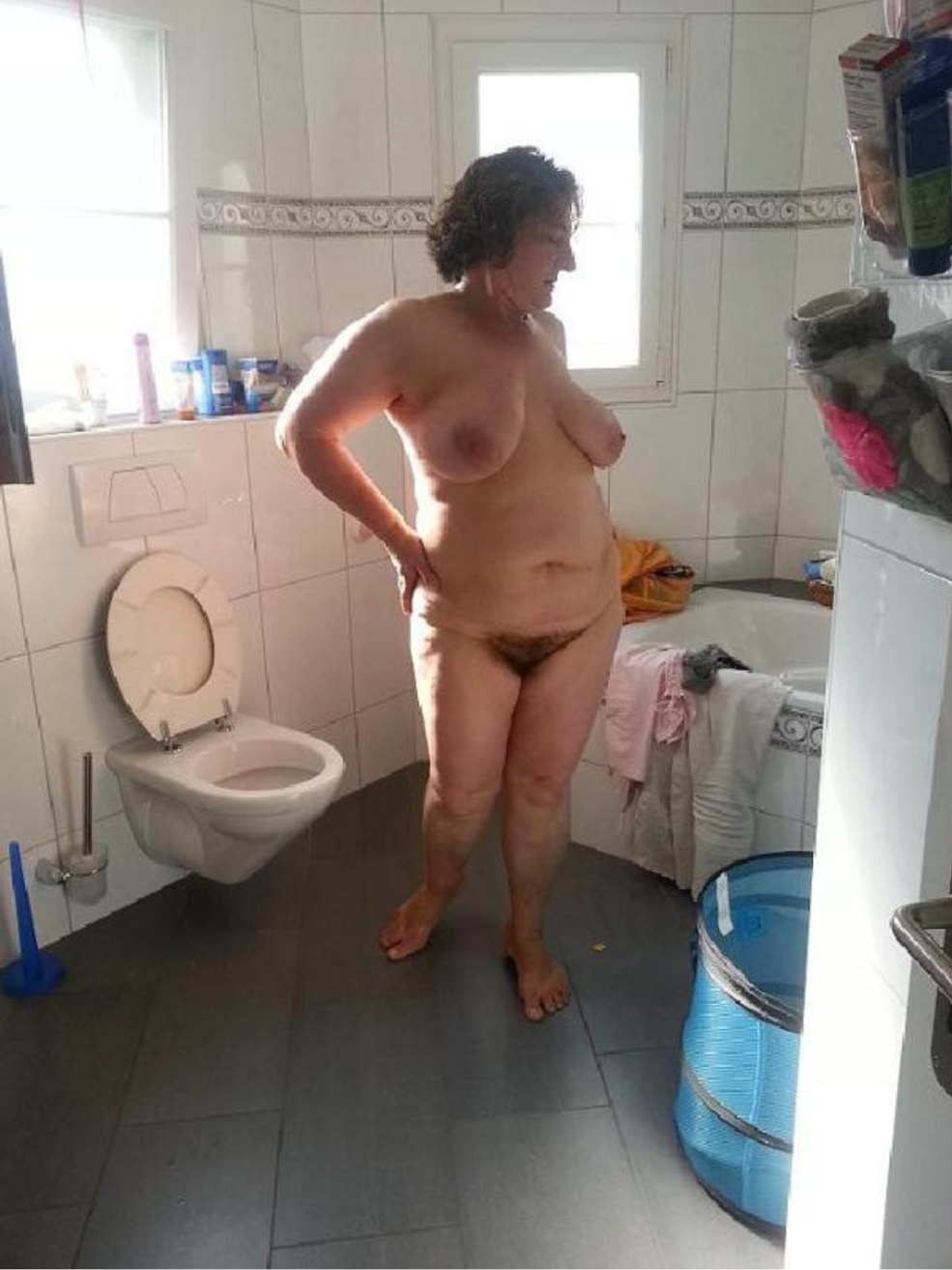 Naked Mature est nettoyé