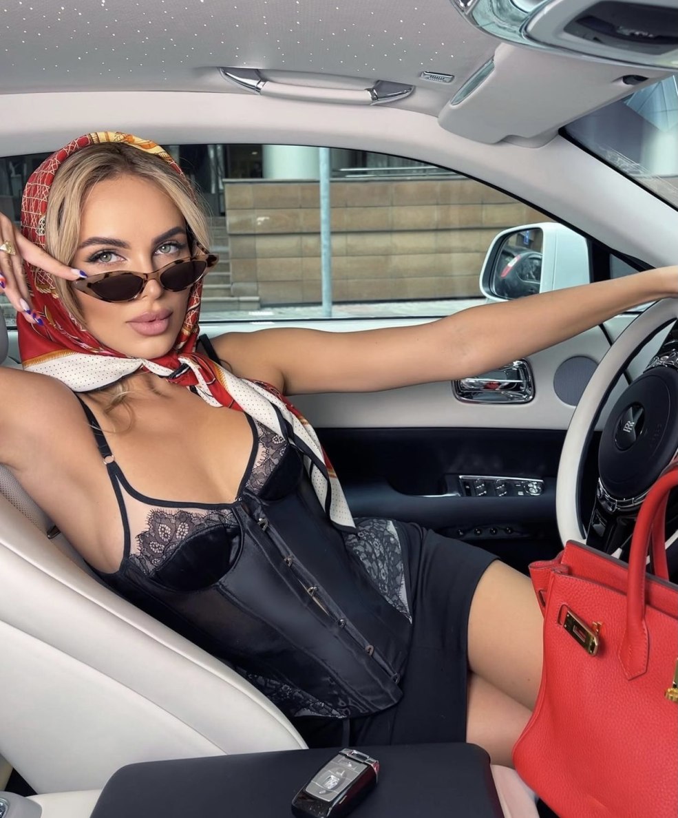 La chanteuse Hannah est chaude