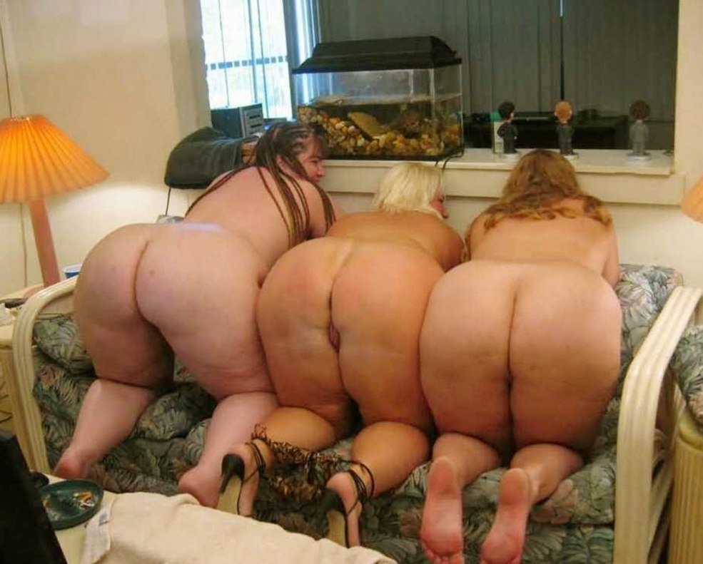 Bbw dans un bain de village