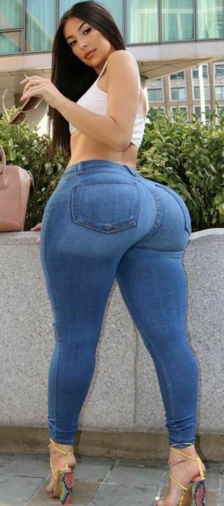 Les shorts en jean sont courts