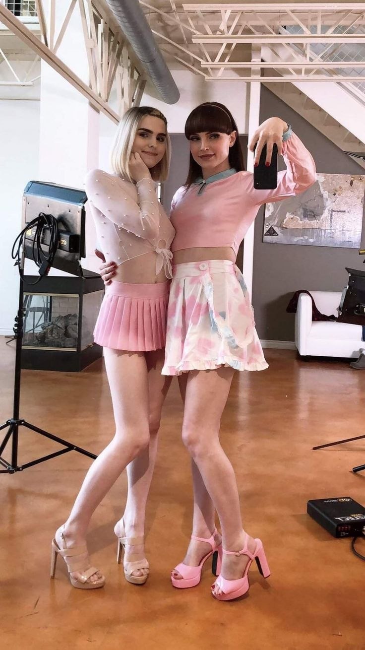 Moon Perez Lyna Perez Robe