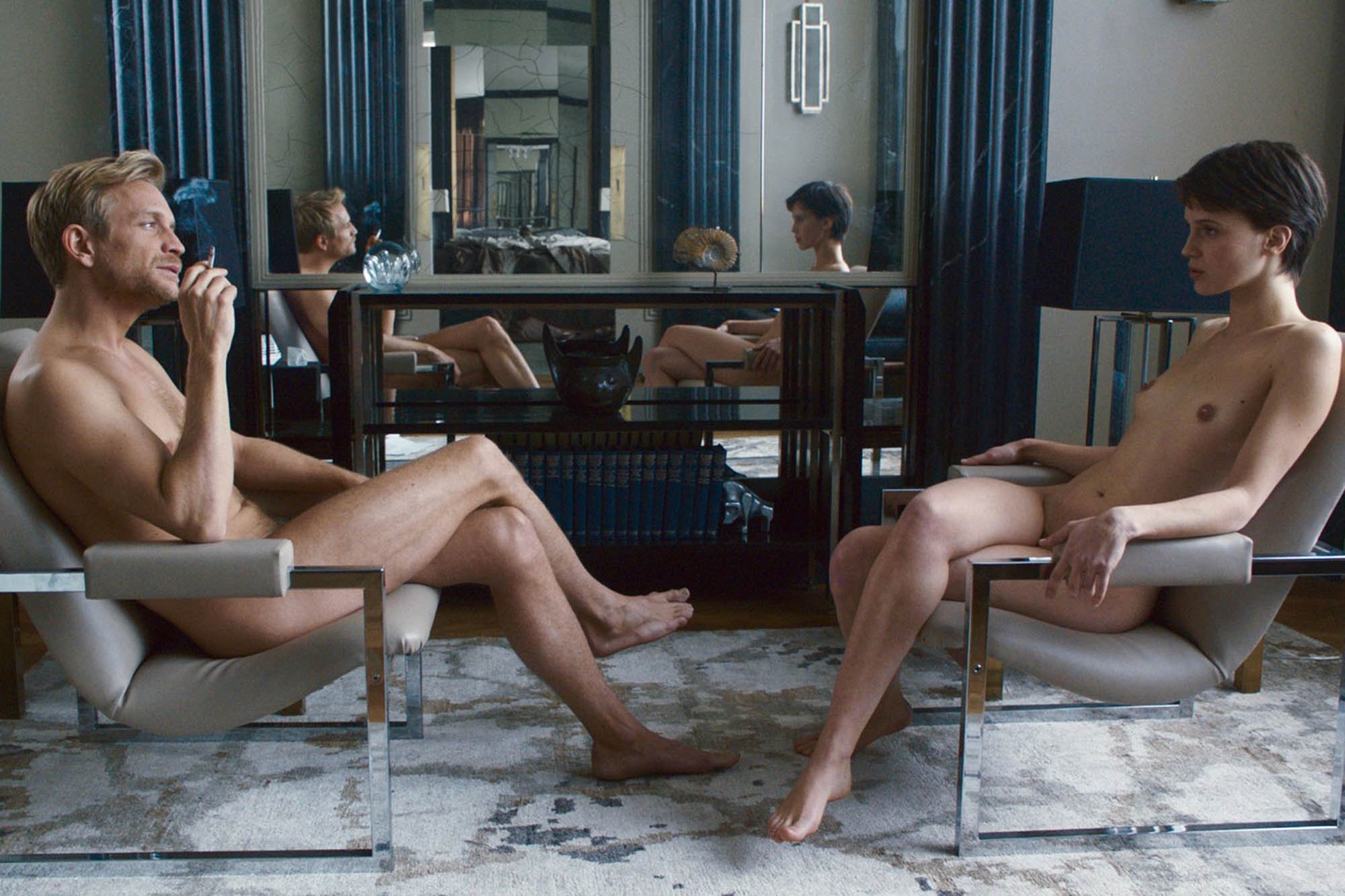 Femmes nues féminages au foyer Russe photo