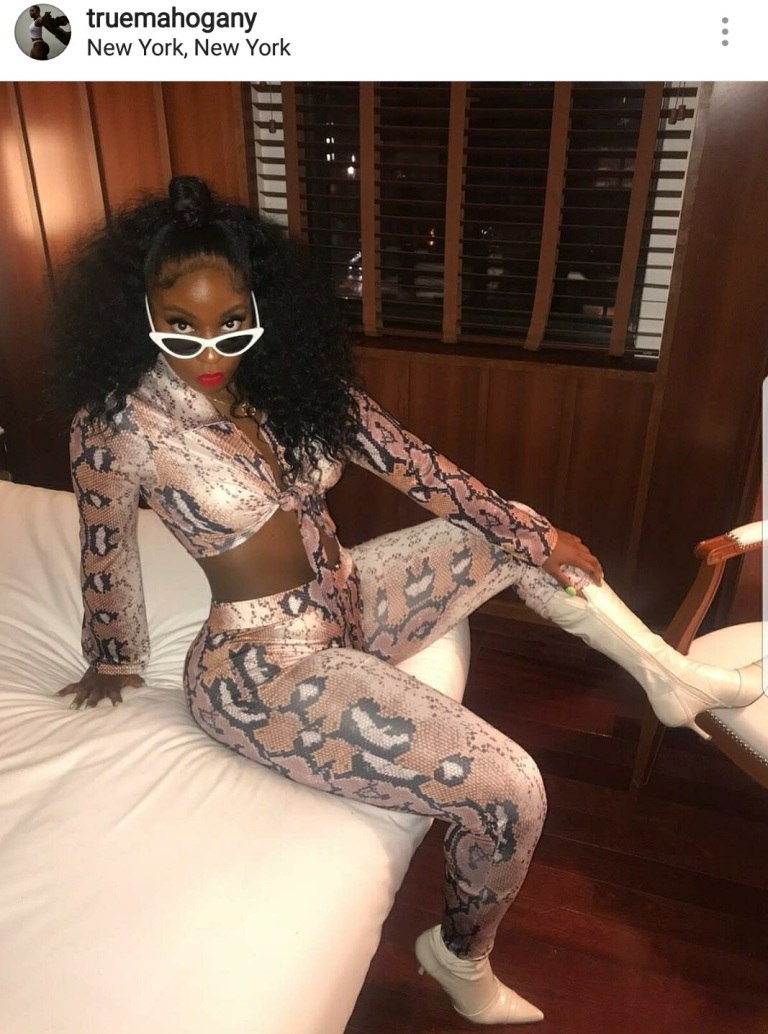 Roxana Cox dans la cuisine