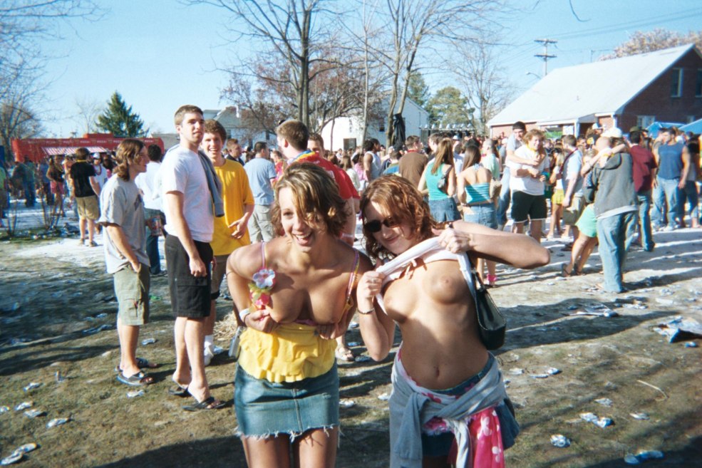 Filles dans le camp d'été xxx