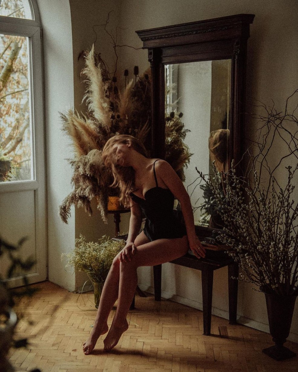 Alexandra Florinskaya en maillot de bain d'Ivanov Ivanov