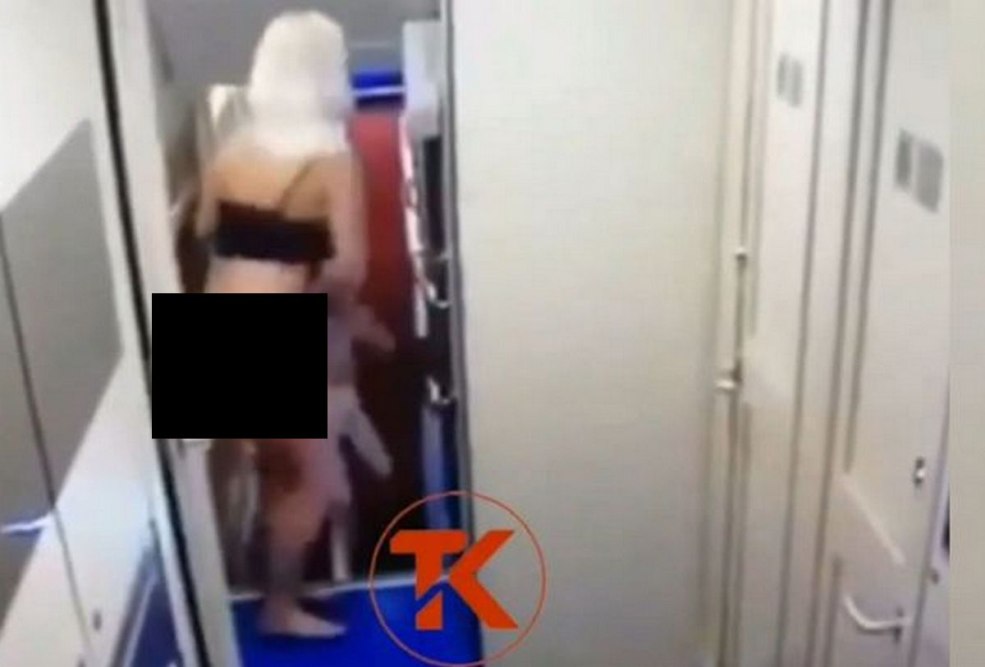 Première fois la pénétration intima