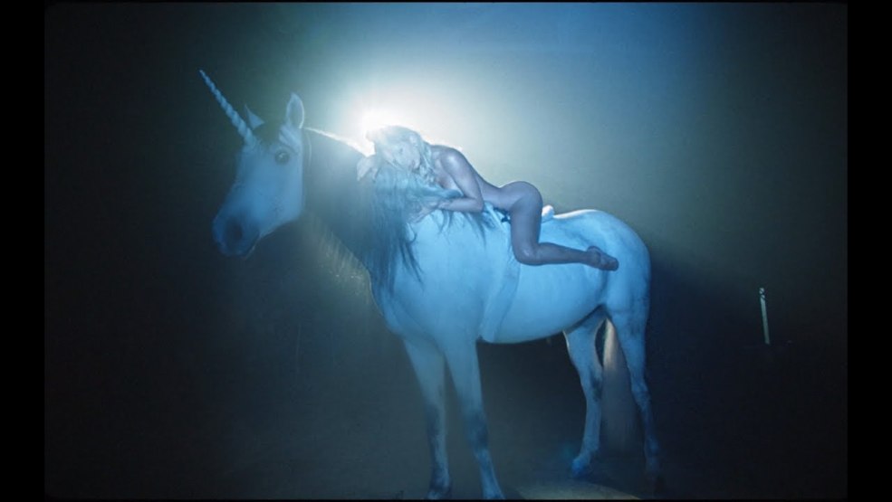 Svetlana Loboda à cheval