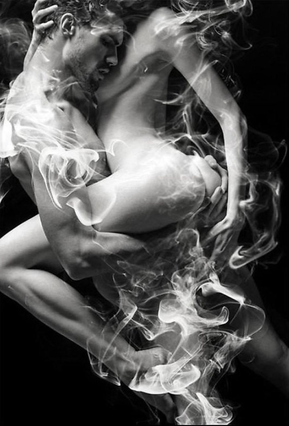 Corps passionnés d'hommes et de femmes