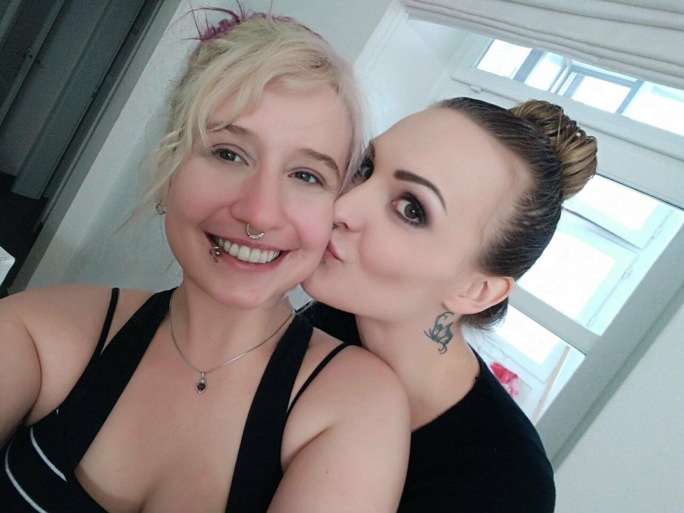 Tatouage d'une femme forte et indépendante