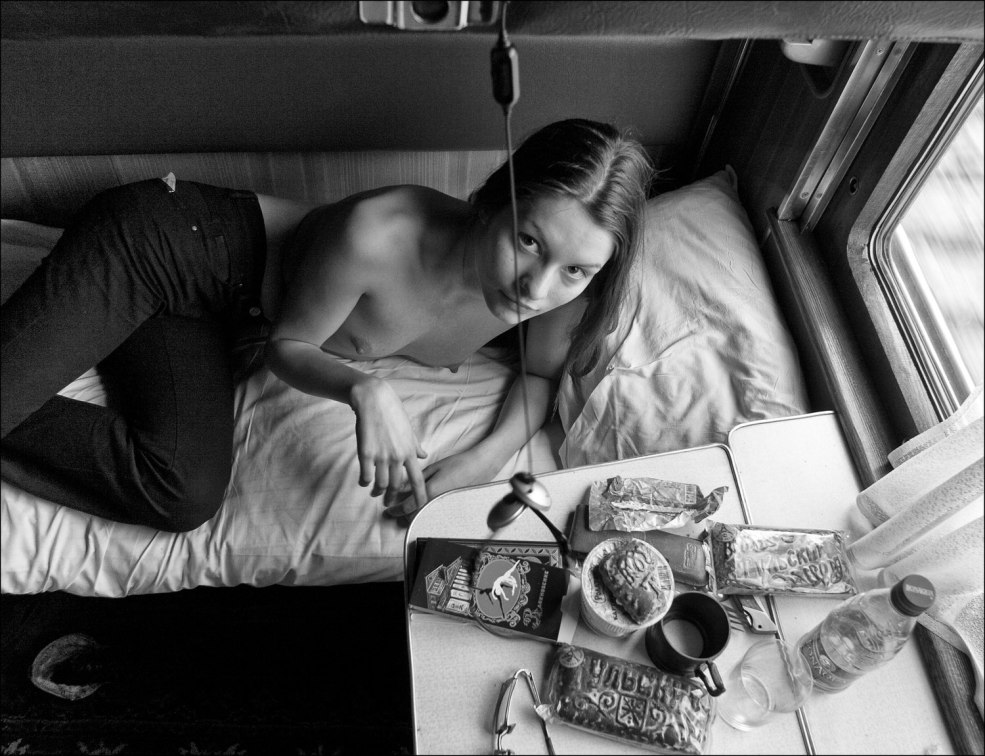 La fille a sucé le train