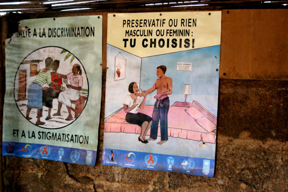 Préservatifs de Durex PleasureMax avec des côtes et des boutons n ° 12