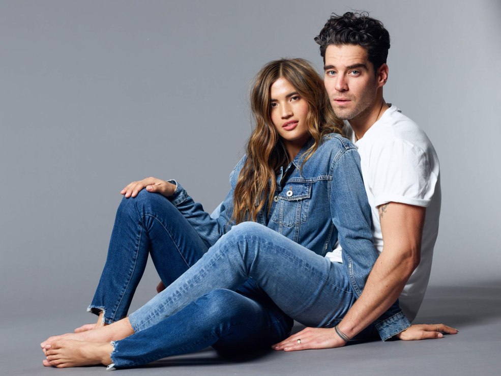 Vêtements en jean mâle et femelle