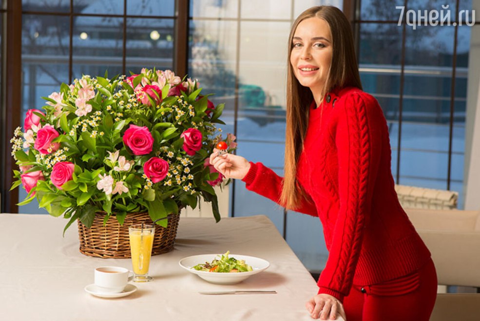 La série "Stripts" Julia Mikhalkova