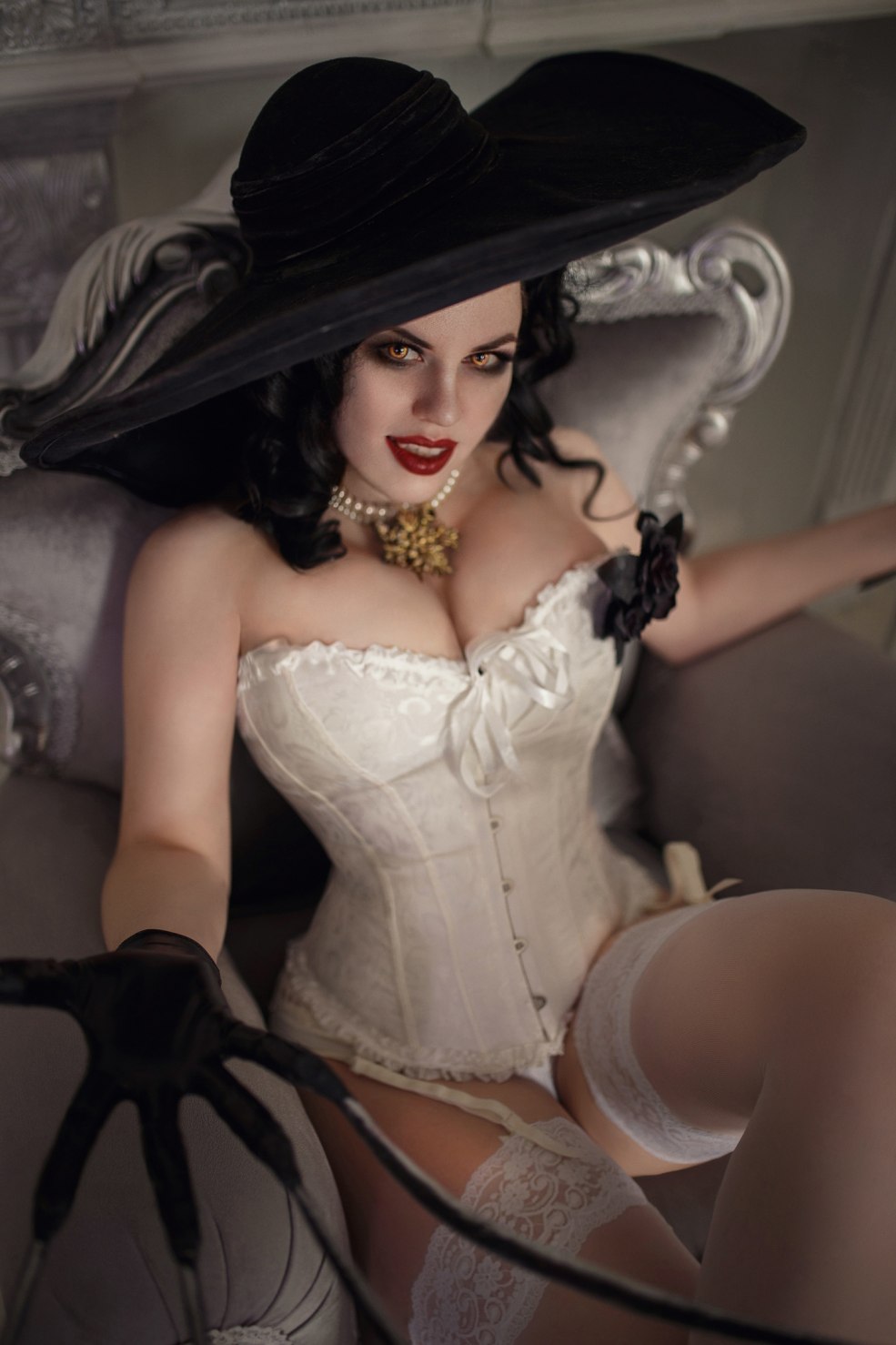 Alisa Arefiva Cosplay sur Lady Dimitrescu