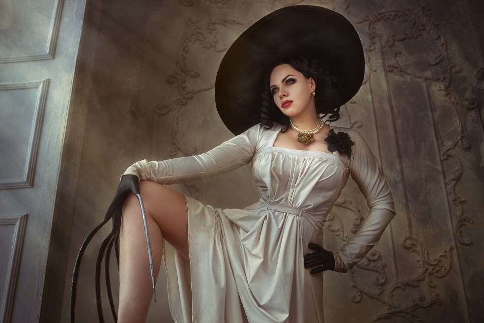 Cosplayer Alice Arefiva Lady Dimitrescu