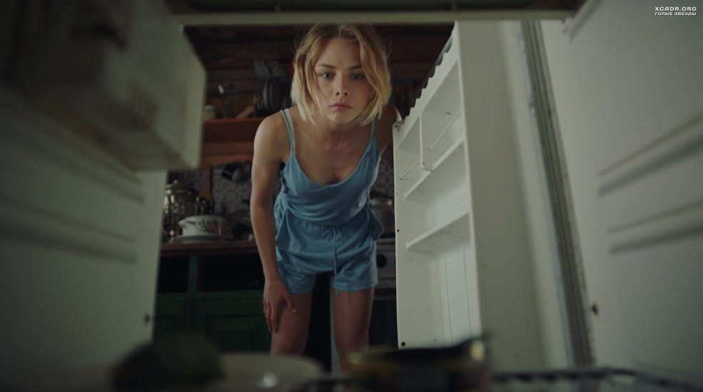 Anastasia akatova coléoptères chauds