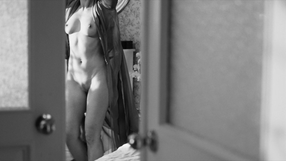 Julia Peresild nue dans le film Plana