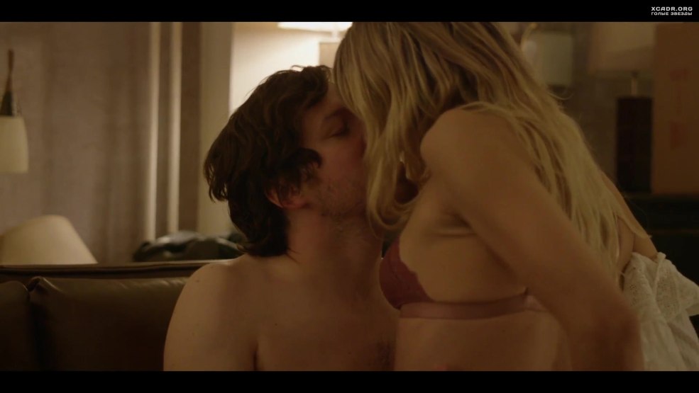 Sofia Butella nue dans le film