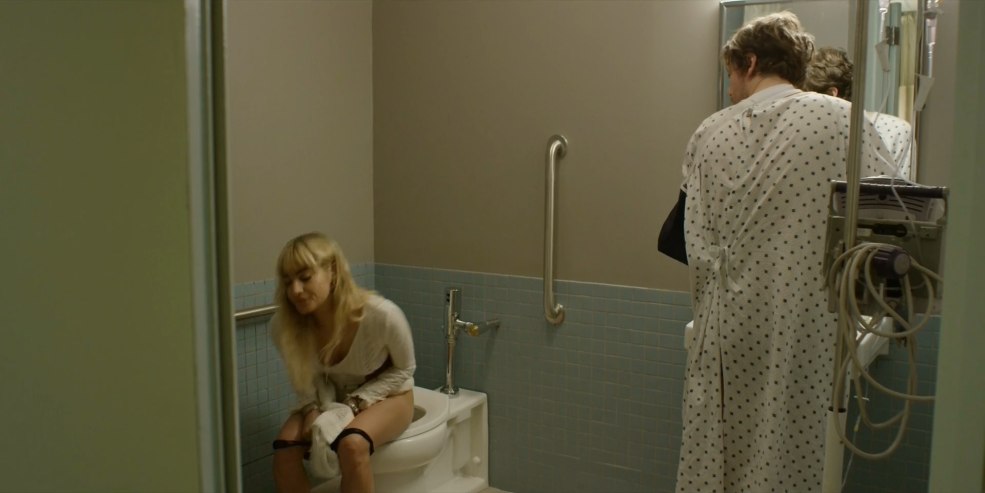 Sofia Butella nue dans le film