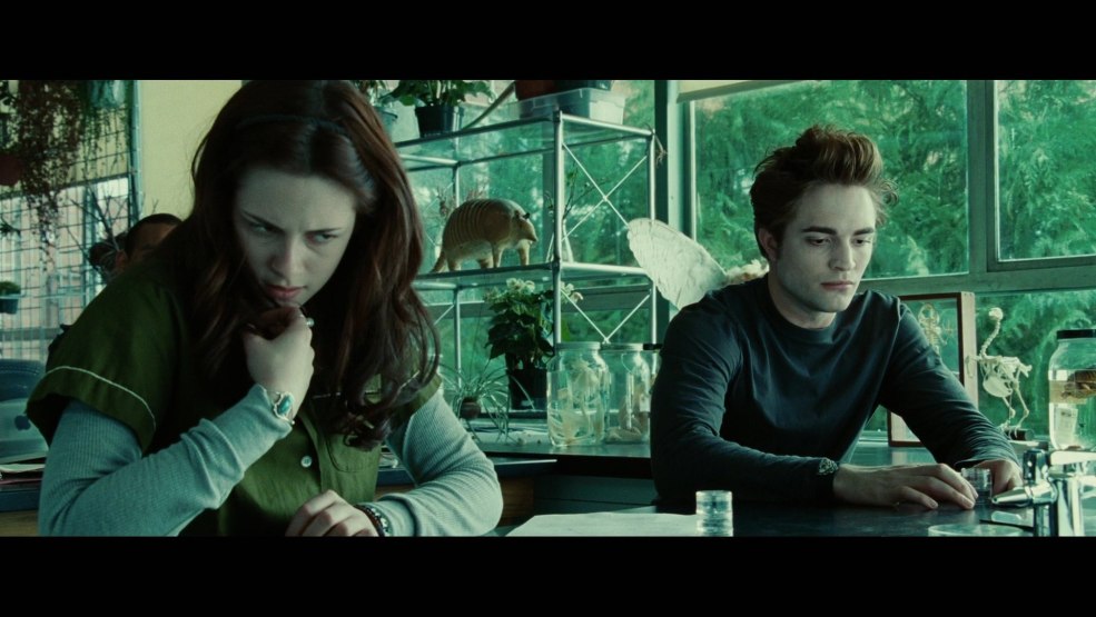 Pattinson Twilight Kiss