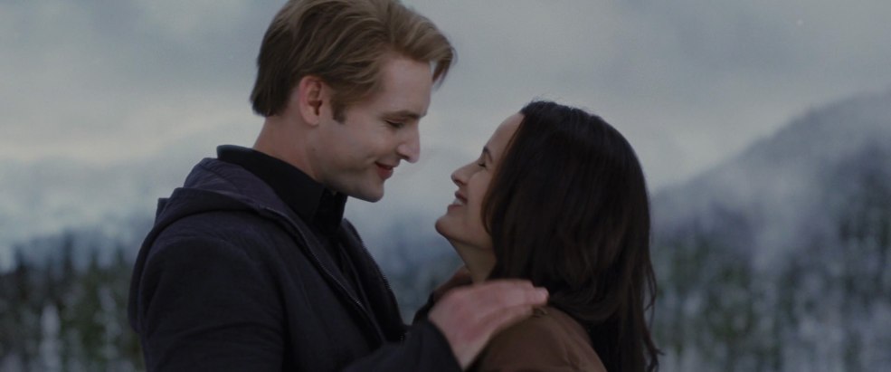 Edward Kallen et Bella Swan Kiss