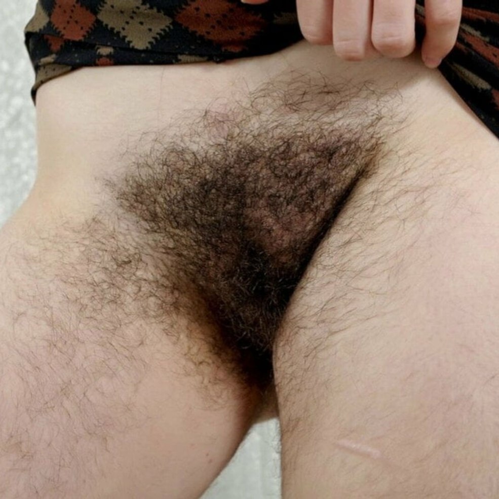 Couler avec un vagin poilu