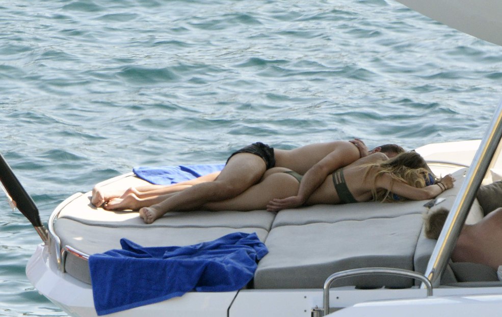 Une femme riche en mer