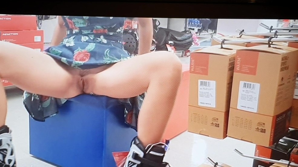 Filles en culotte espionnées