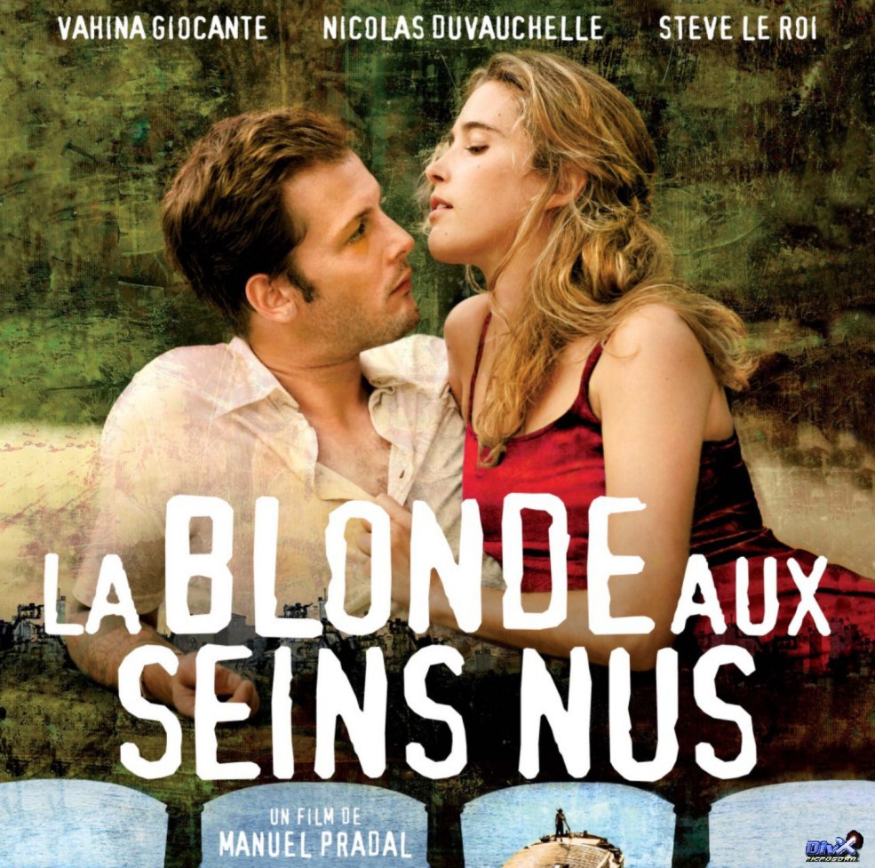 Le sein Kristen Stuart dans le film