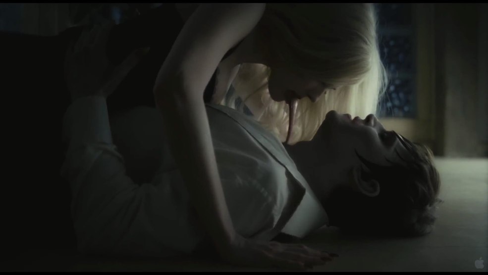 Kelly Brooke sans sous-vêtements