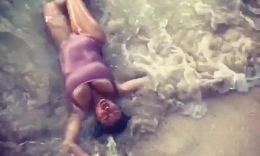 Parents de comportement léger Salma Hayek