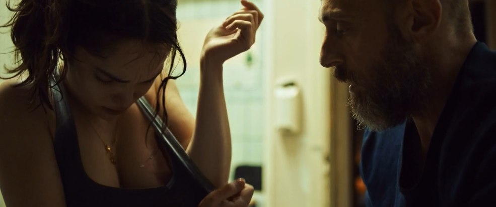 Lola le Lann dans un oiseau bleu dans mon cœur