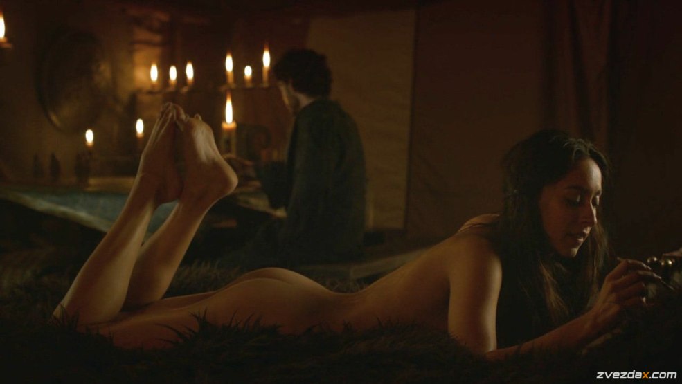 Una Chaplin (Oona Chaplin) nu