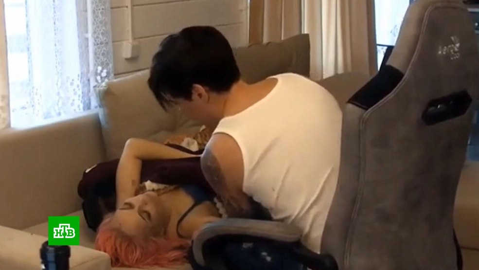 Le blogueur a tué la fille en direct